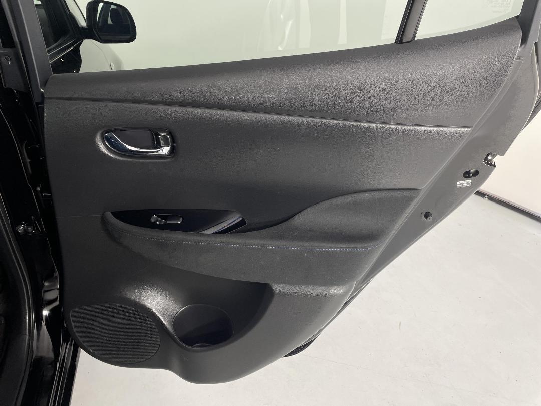 Photo '19' of Nissan Leaf