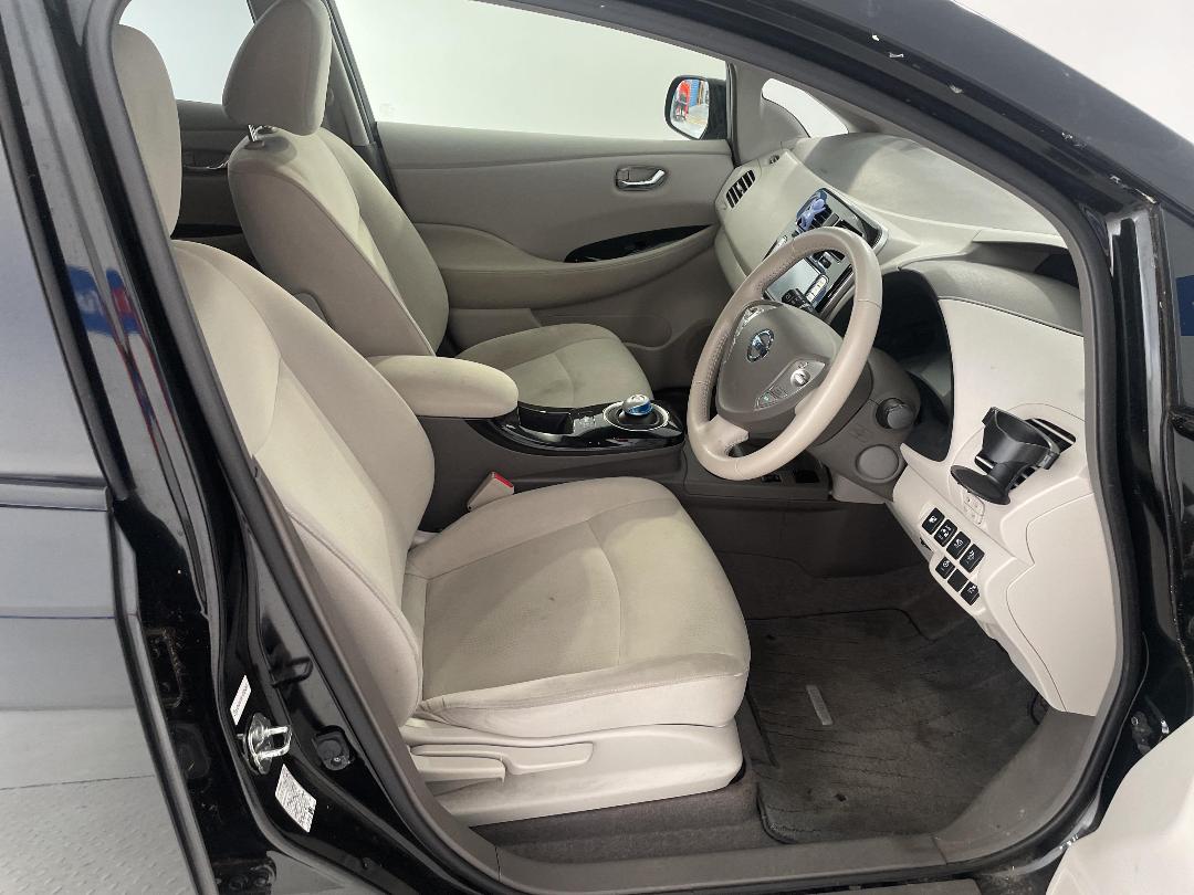 Photo '16' of Nissan Leaf