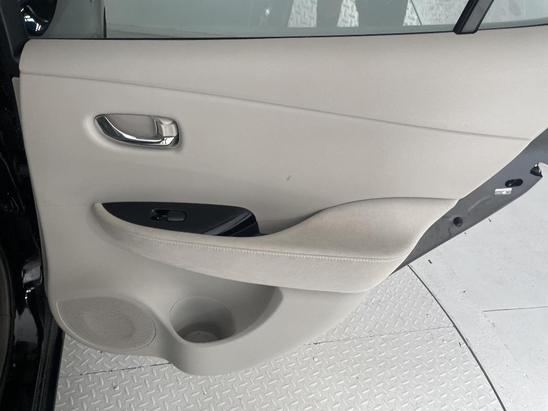 Photo '19' of Nissan Leaf