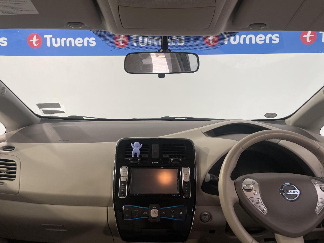 Photo '17' of Nissan Leaf