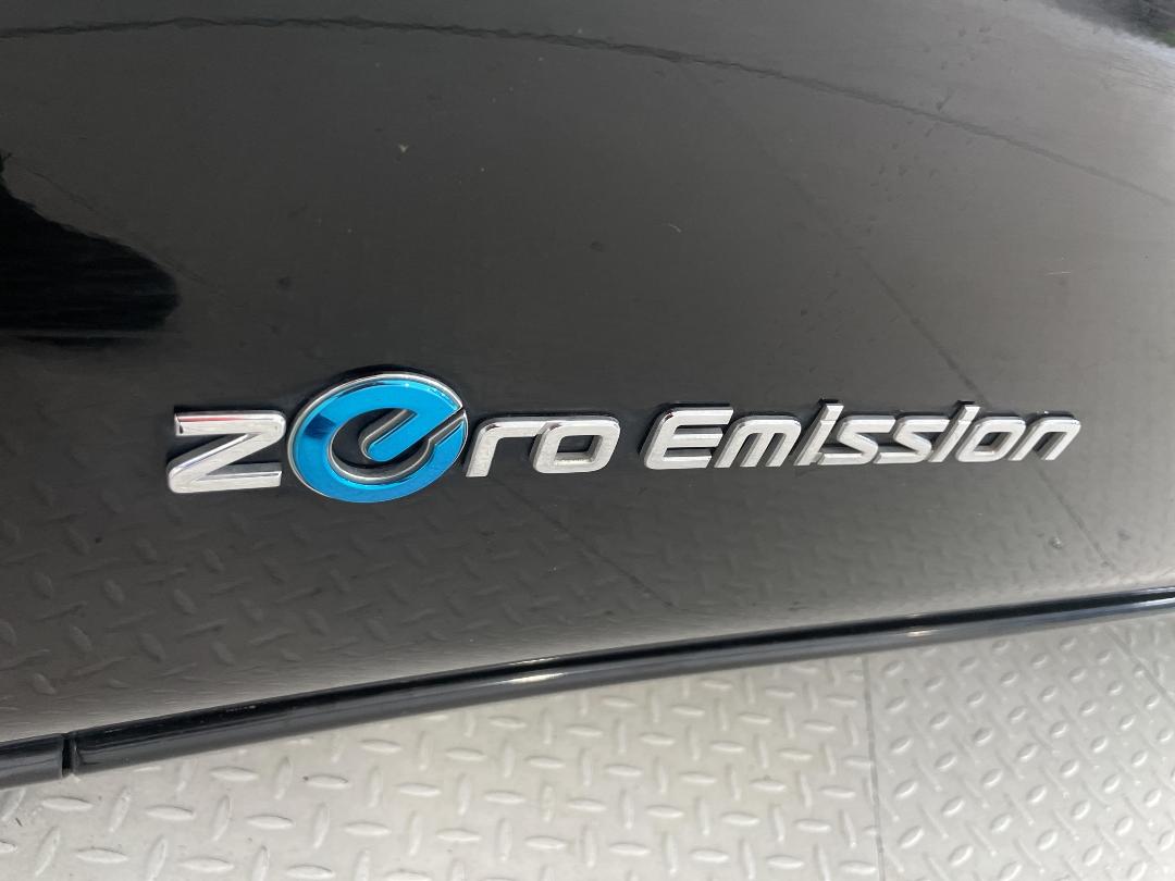 Photo '35' of Nissan Leaf