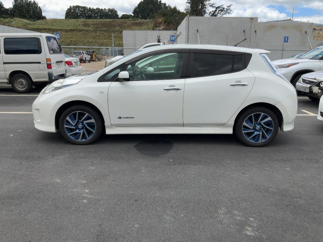 Photo '4' of Nissan Leaf