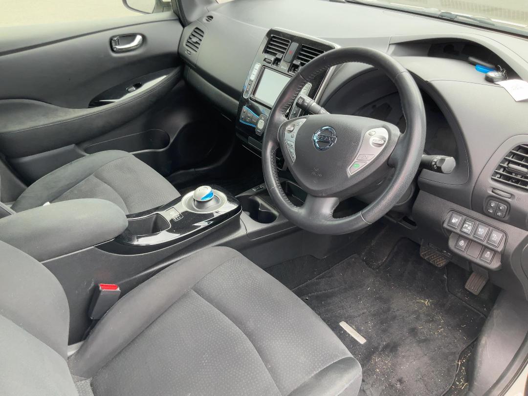 Photo '10' of Nissan Leaf