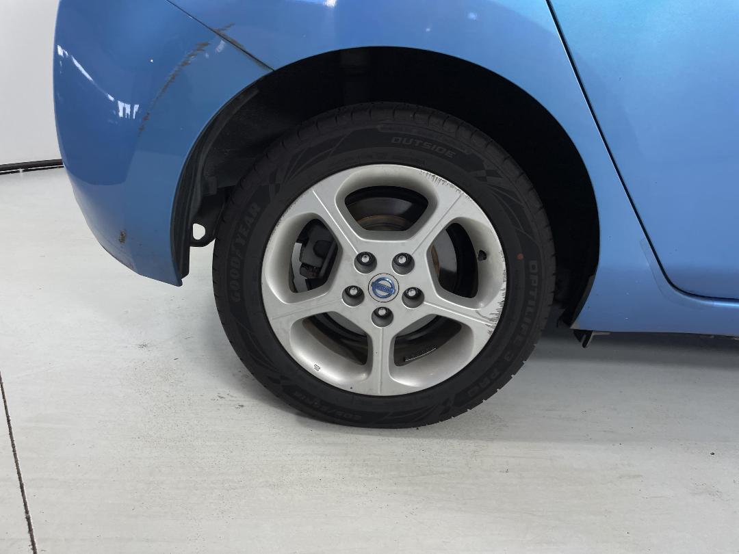 Photo '10' of Nissan Leaf