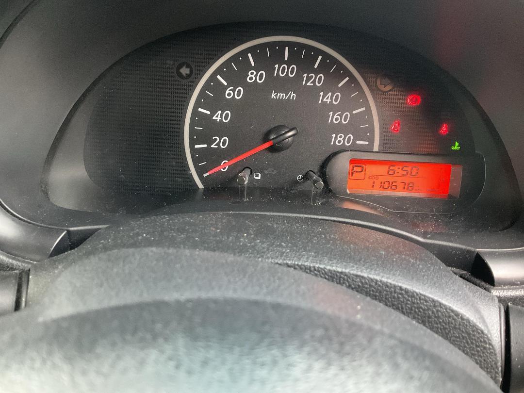 Photo '27' of Nissan March Photo '27' of Nissan March