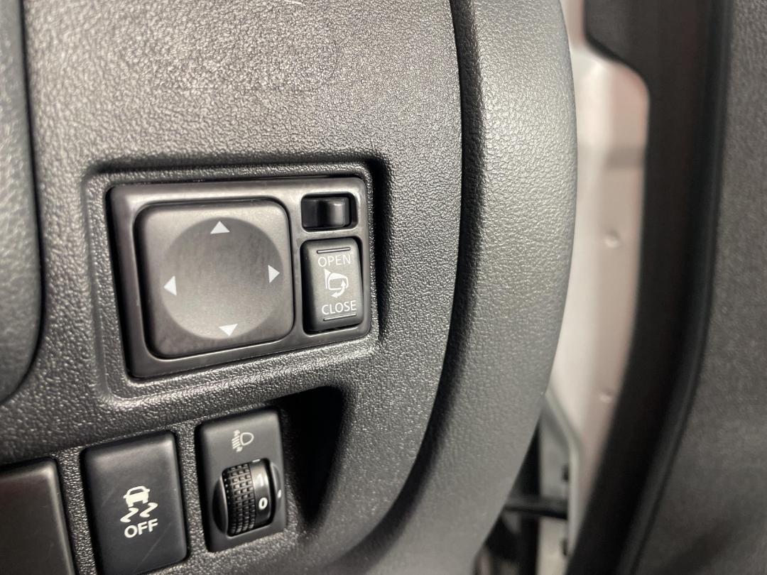 Photo '25' of Nissan March Photo '25' of Nissan March