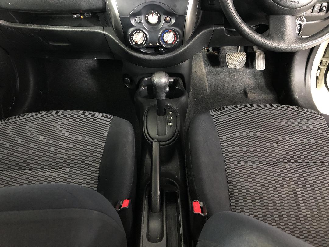 Photo '18' of Nissan March