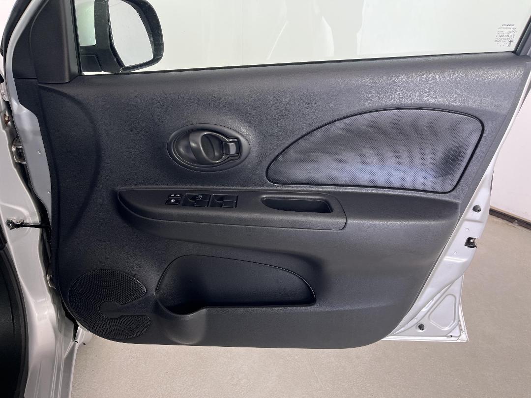 Photo '15' of Nissan March