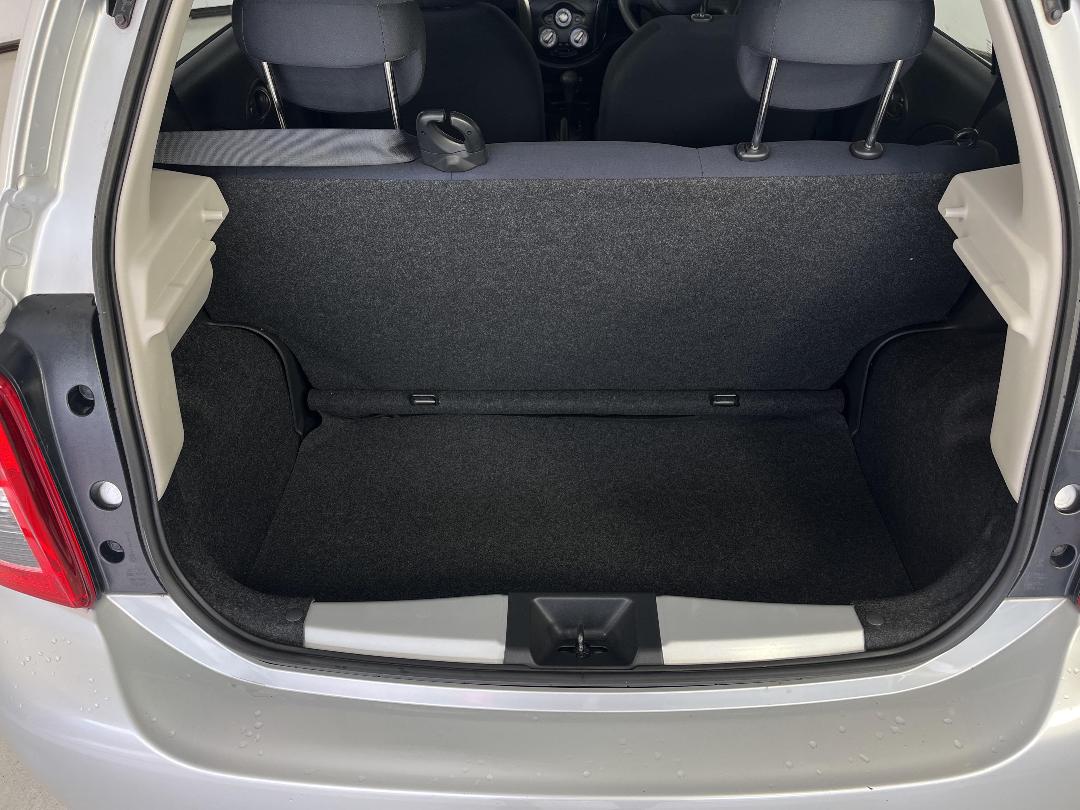 Photo '14' of Nissan March