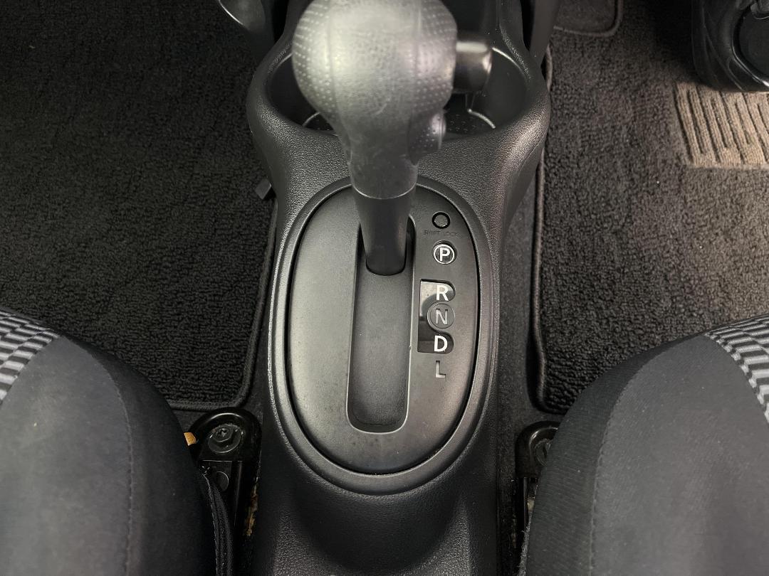 Photo '27' of Nissan March