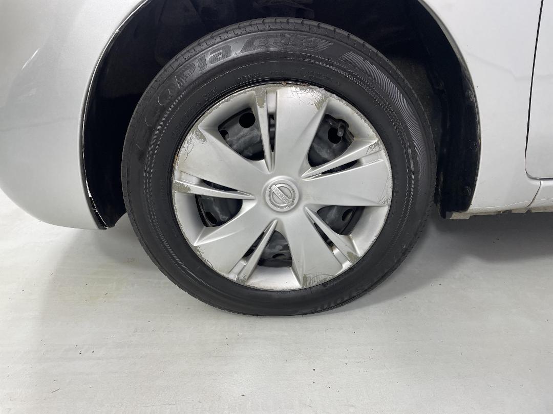 Photo '10' of Nissan March