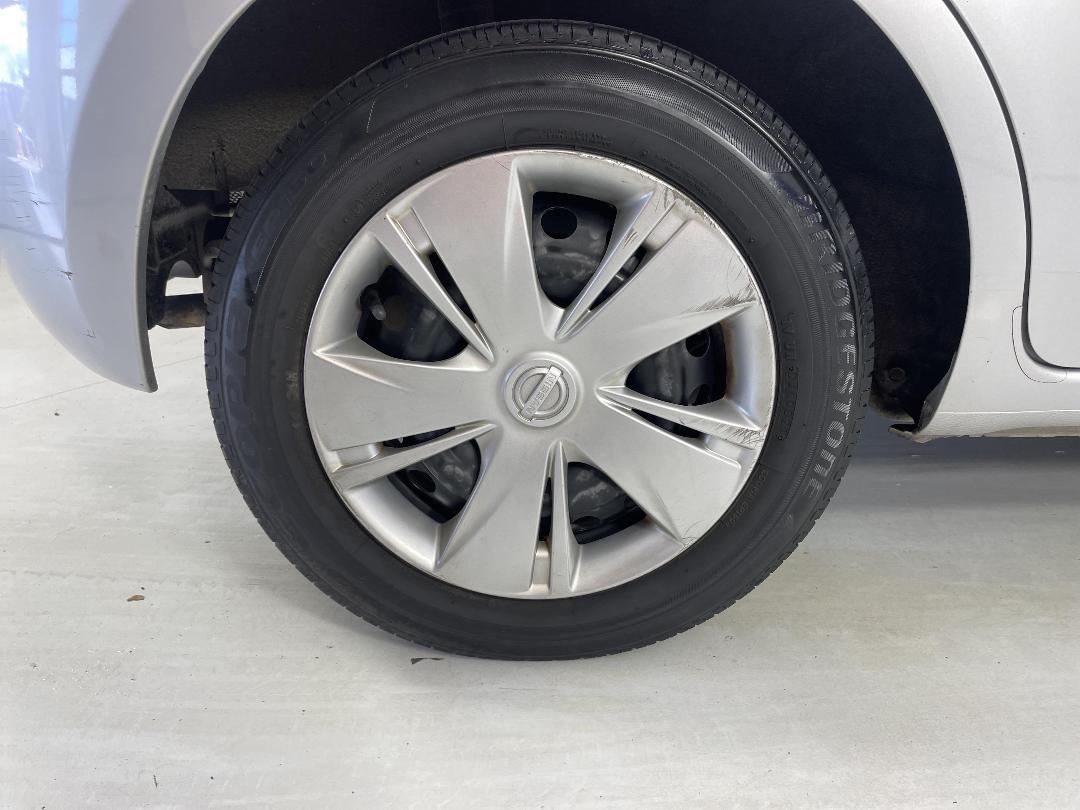 Photo '12' of Nissan March