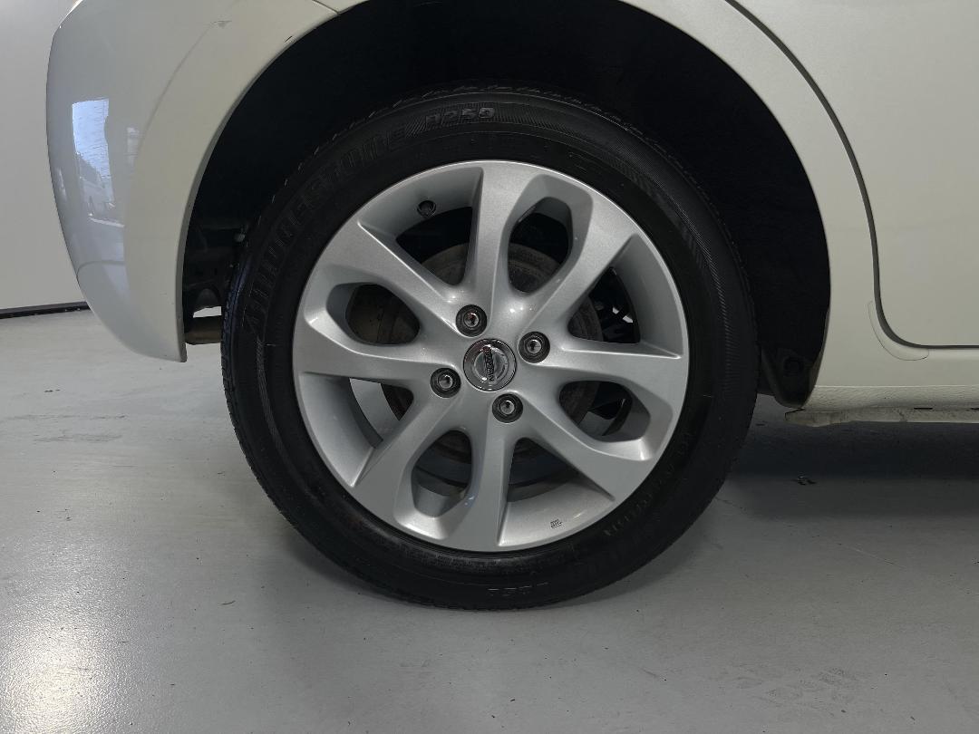 Photo '12' of Nissan Micra