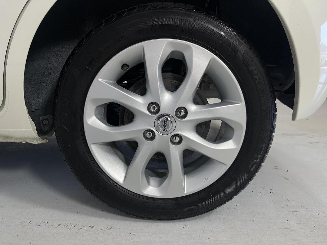 Photo '11' of Nissan Micra