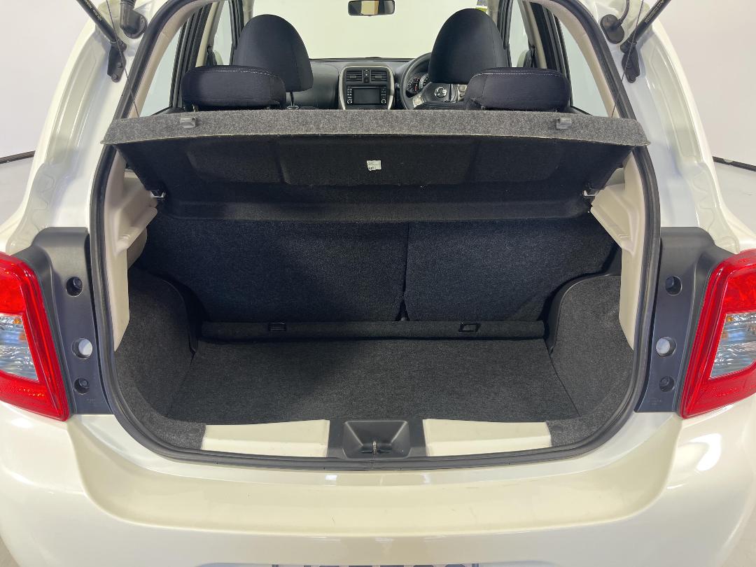 Photo '14' of Nissan Micra