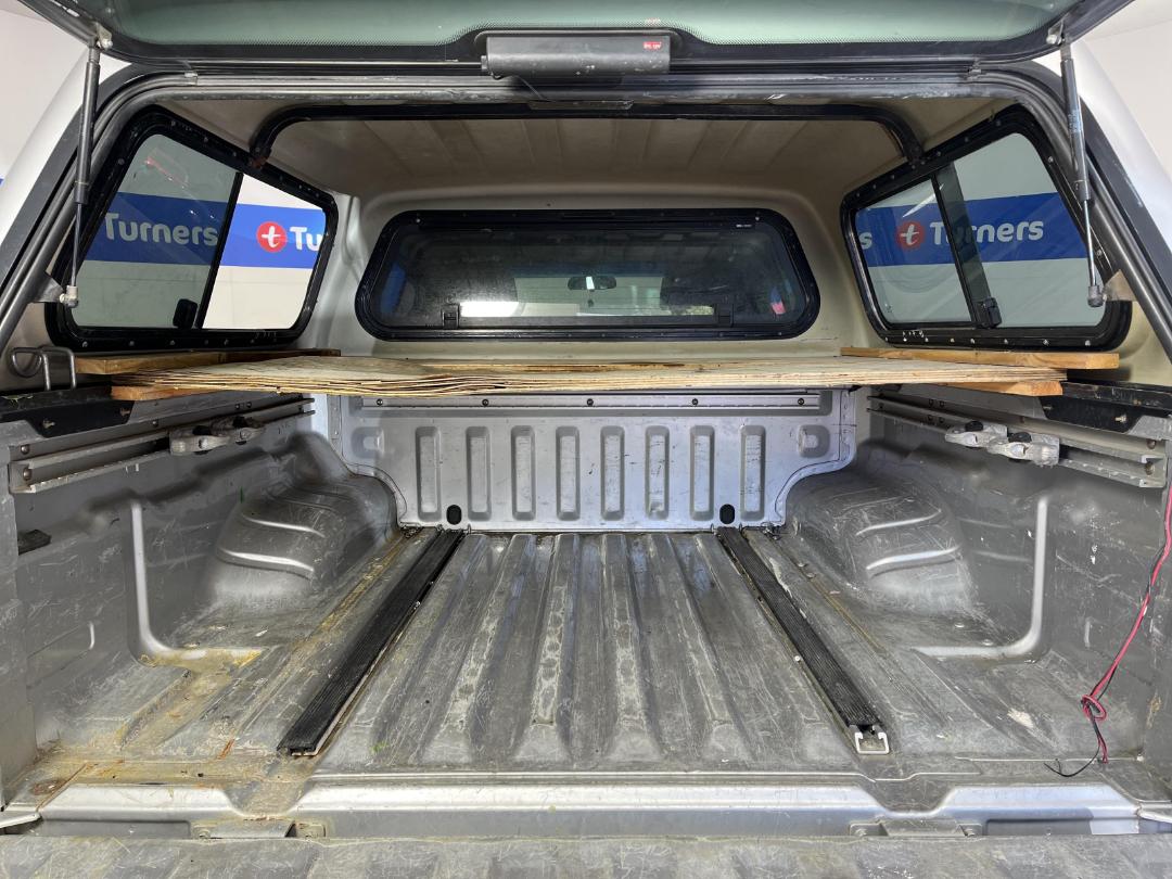 Photo '14' of Nissan Navara