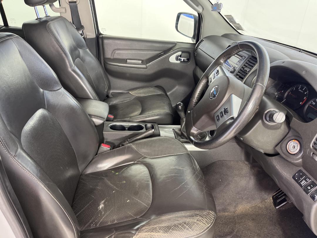 Photo '16' of Nissan Navara