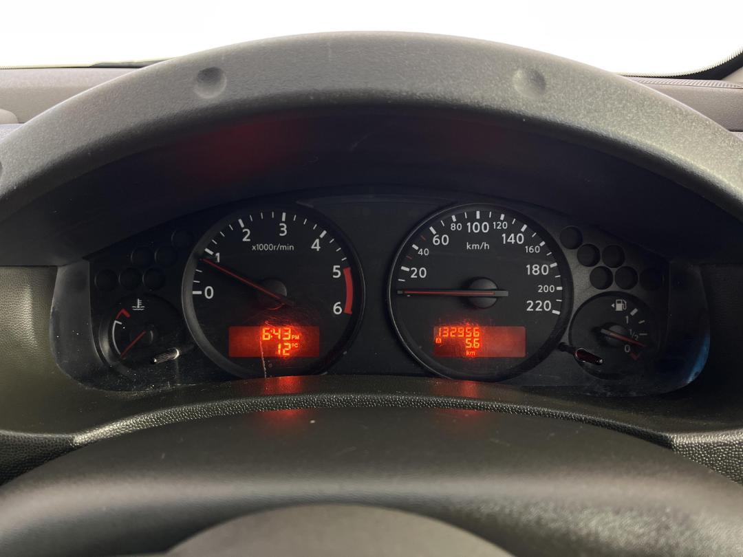 Photo '21' of Nissan Navara