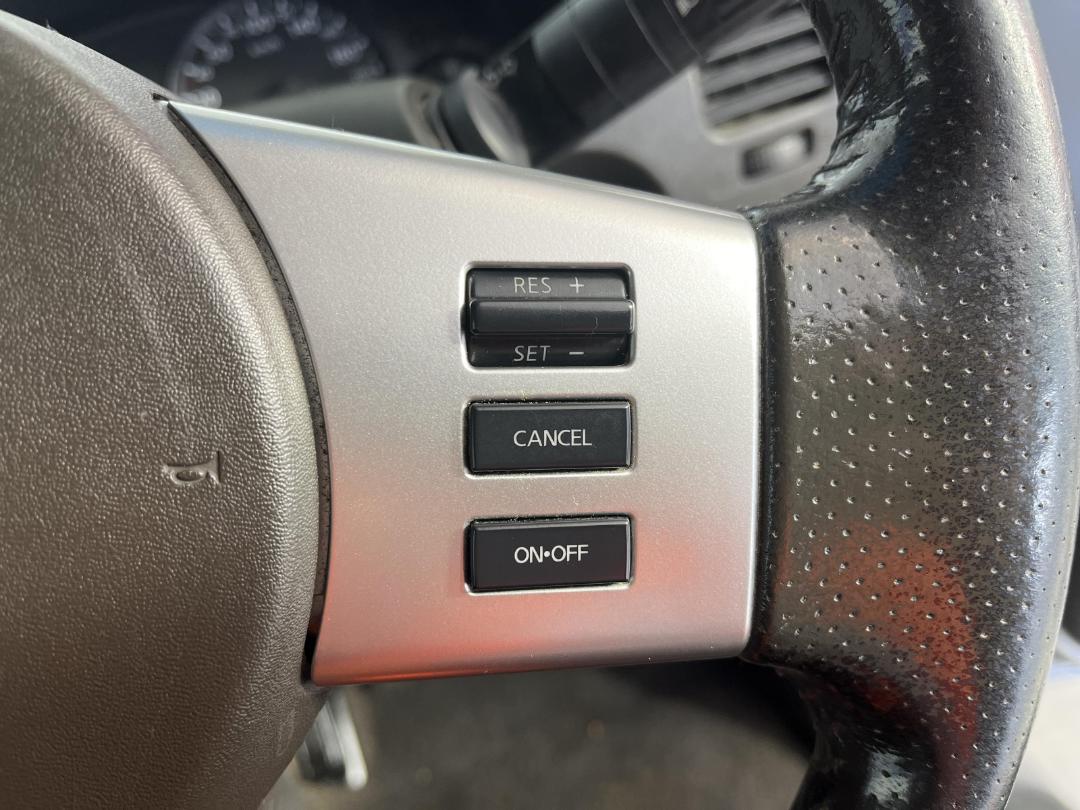 Photo '25' of Nissan Navara