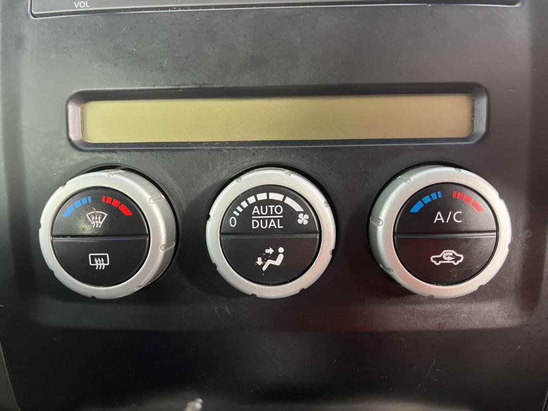 Photo '26' of Nissan Navara