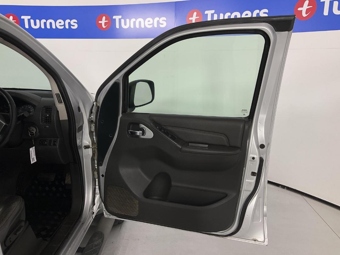 Photo '12' of Nissan Navara D/C ST-X Photo '12' of Nissan Navara D/C ST-X