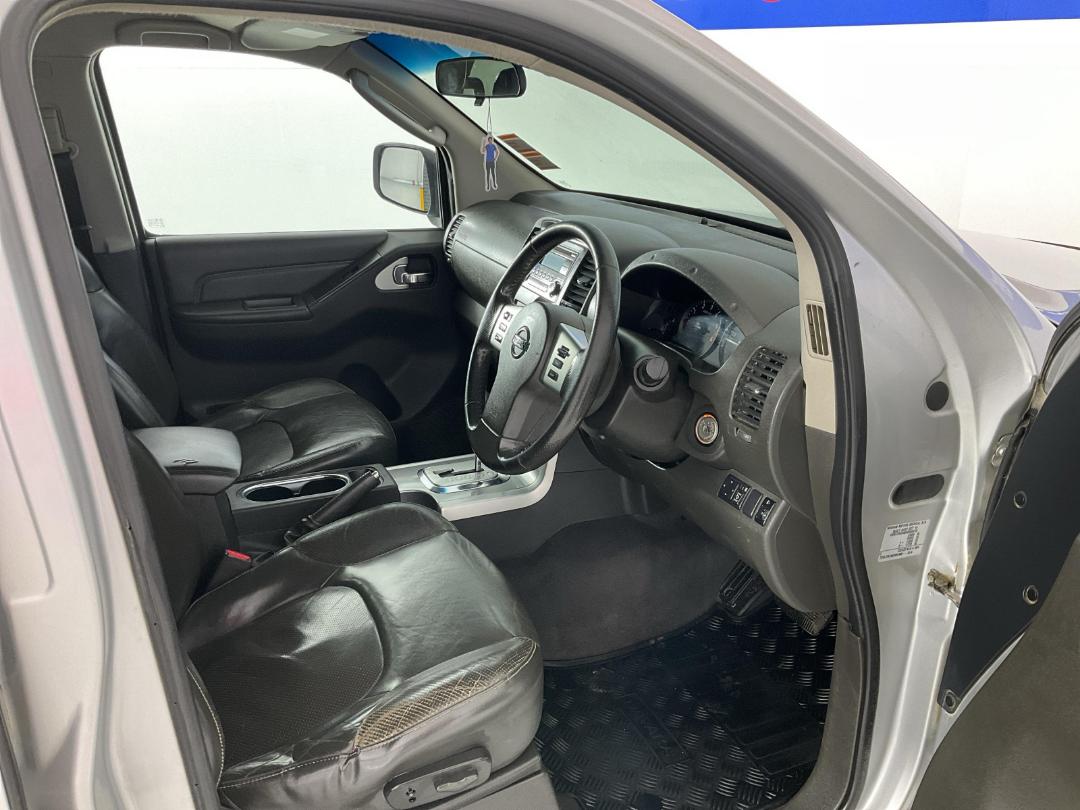 Photo '13' of Nissan Navara D/C ST-X Photo '13' of Nissan Navara D/C ST-X