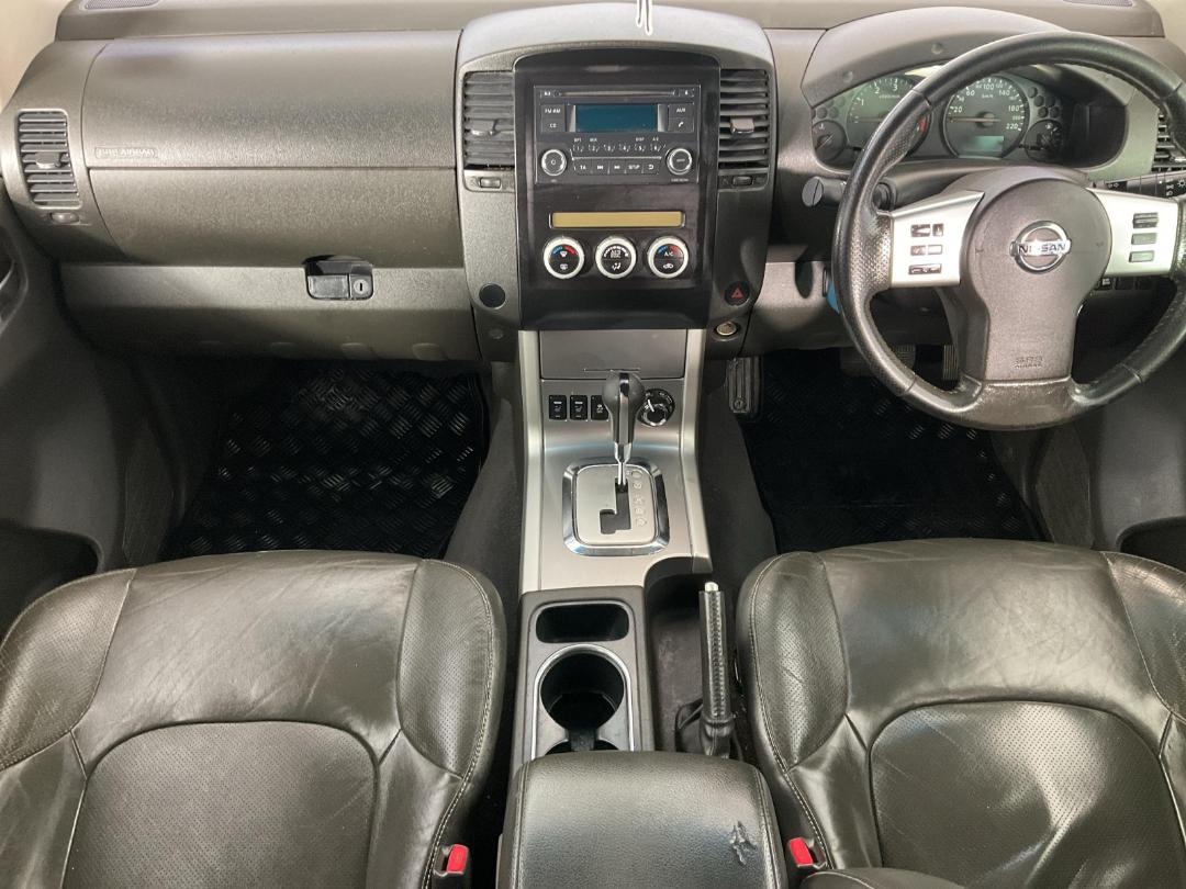 Photo '15' of Nissan Navara D/C ST-X Photo '15' of Nissan Navara D/C ST-X