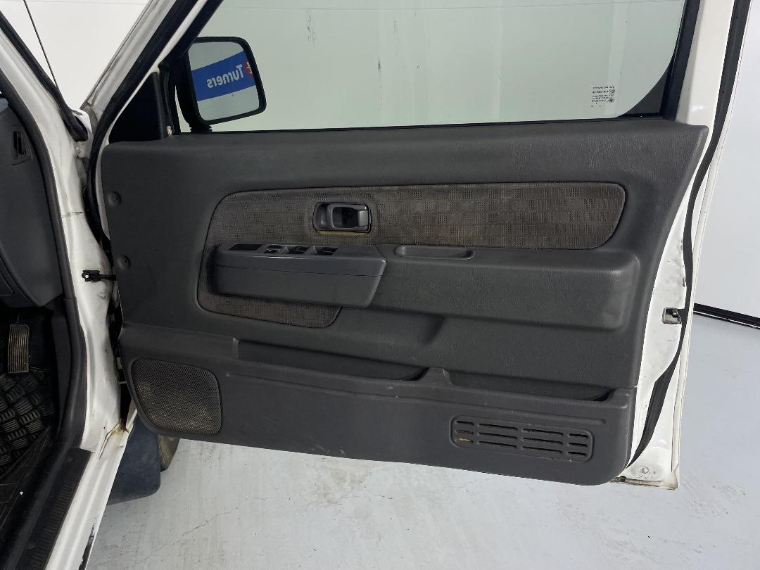 Photo '15' of Nissan Navara Photo '15' of Nissan Navara