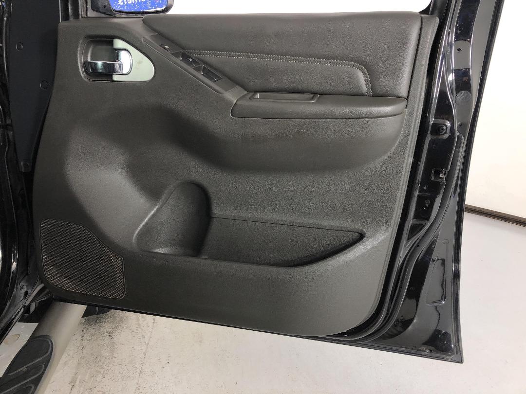 Photo '15' of Nissan Navara