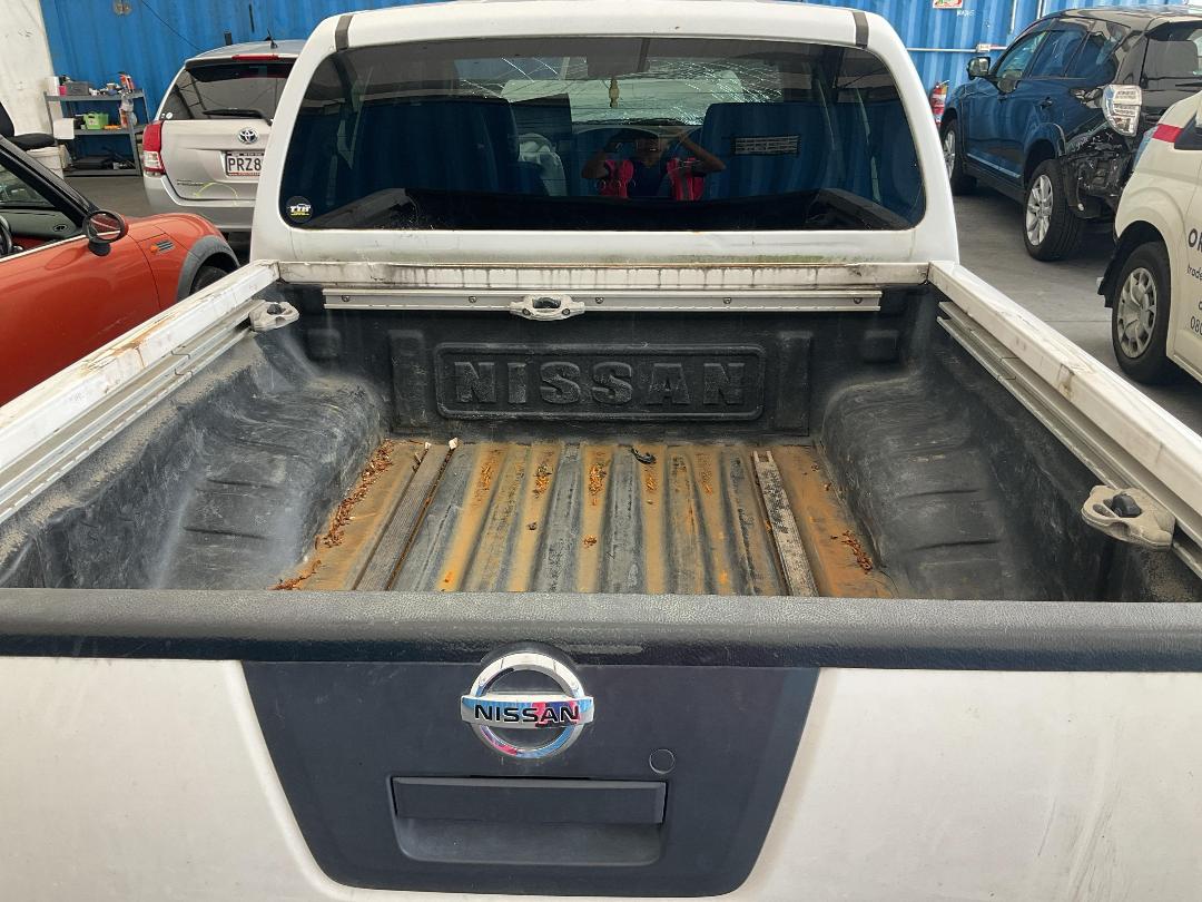 Photo '5' of Nissan Navara D/C ST-X