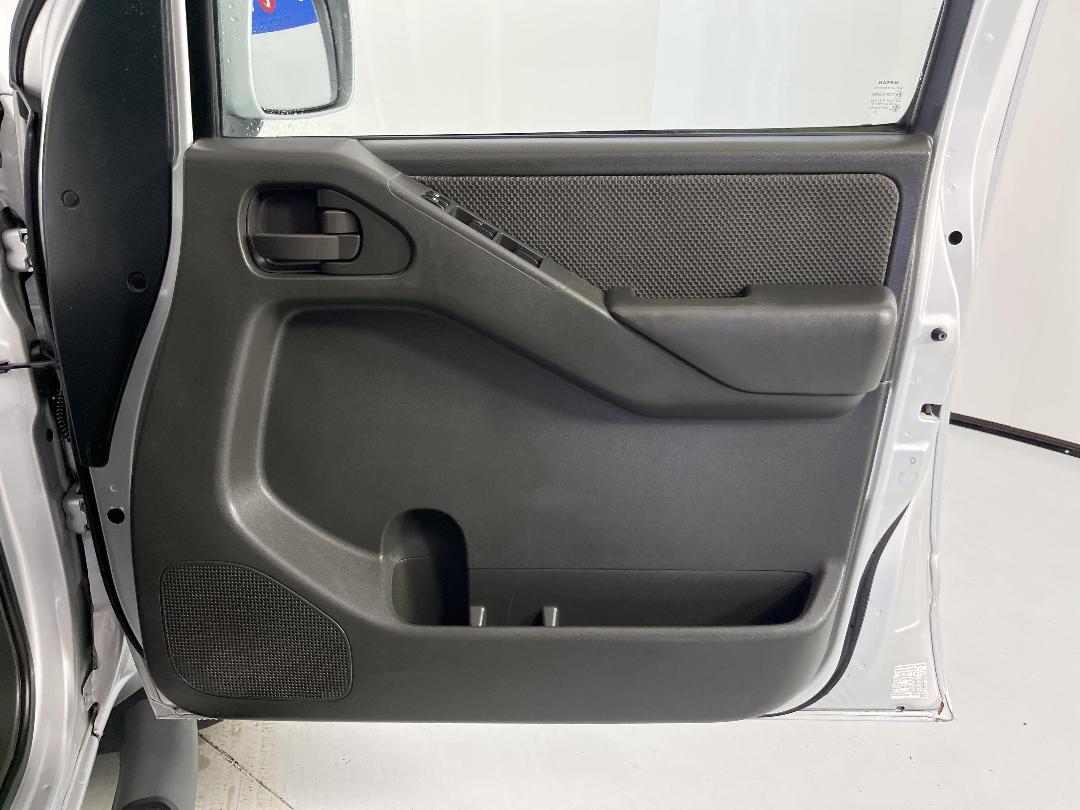 Photo '14' of Nissan Navara