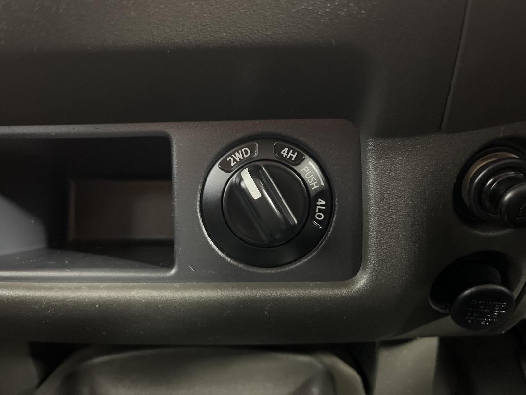 Photo '27' of Nissan Navara