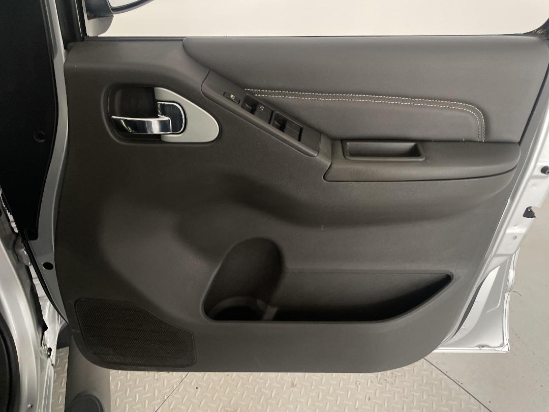 Photo '15' of Nissan Navara