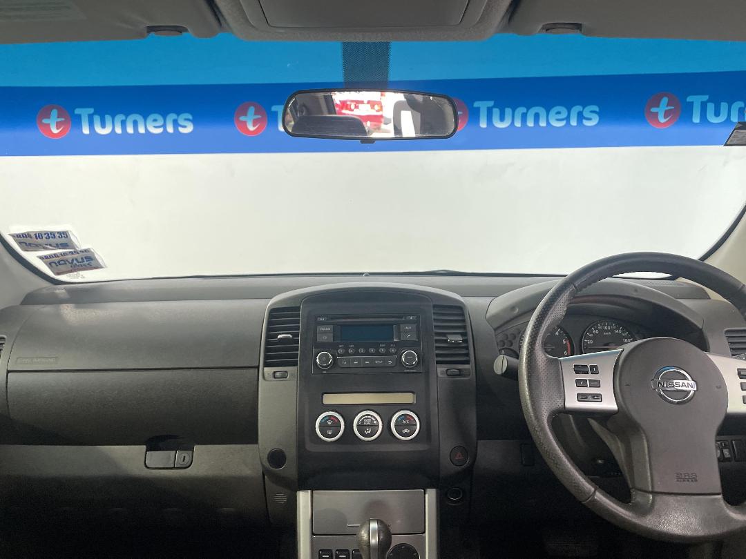 Photo '17' of Nissan Navara