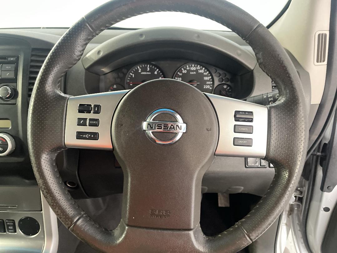 Photo '28' of Nissan Navara