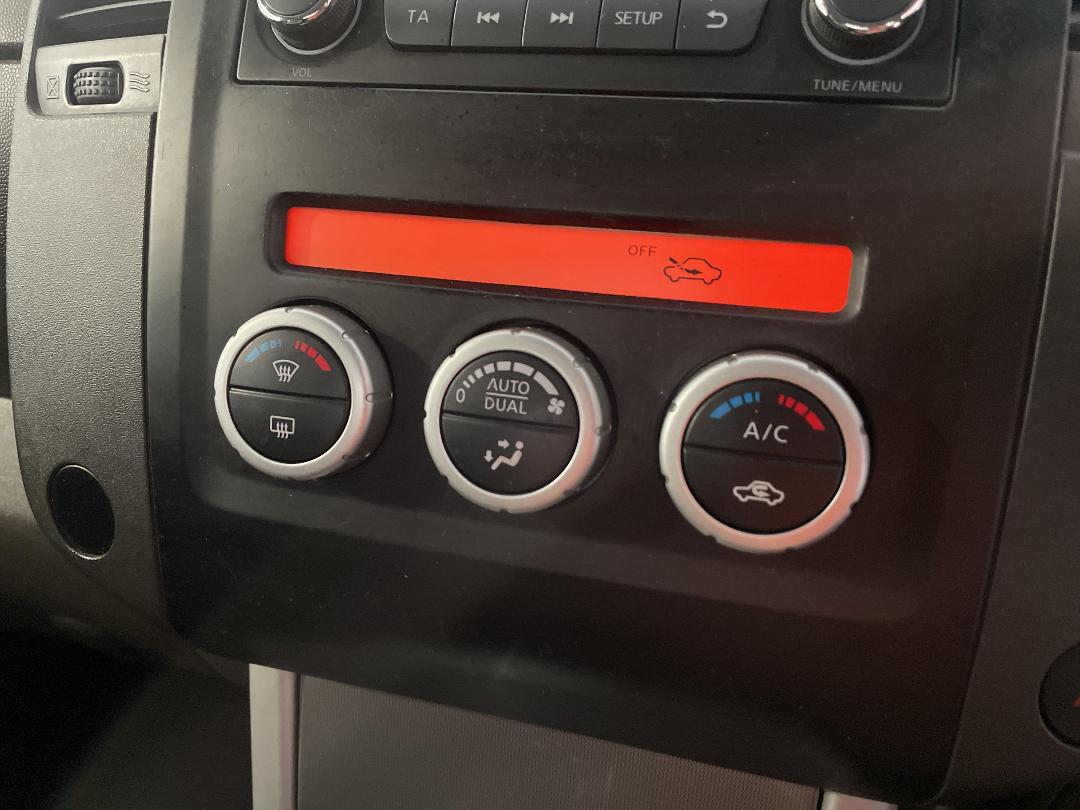 Photo '30' of Nissan Navara