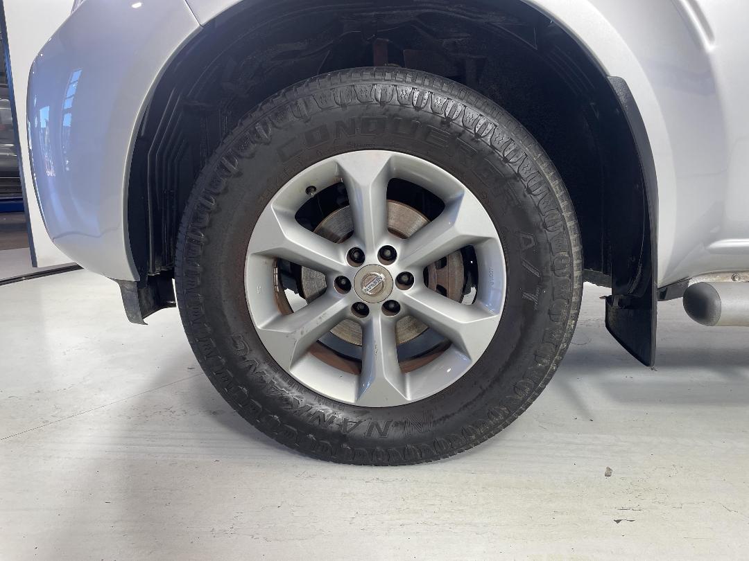 Photo '10' of Nissan Navara