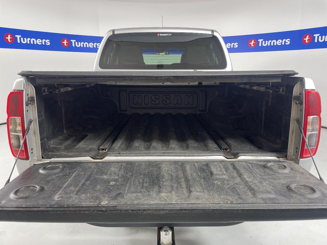 Photo '14' of Nissan Navara