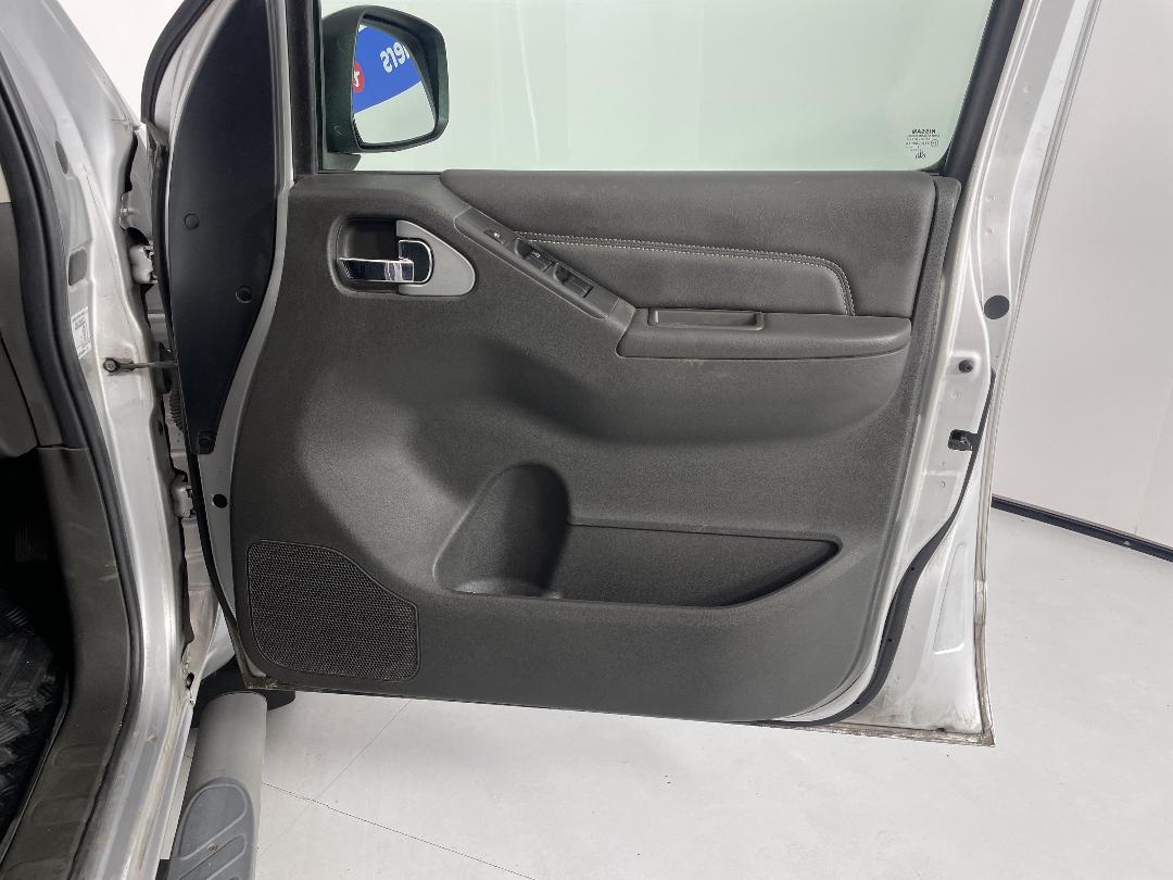 Photo '15' of Nissan Navara