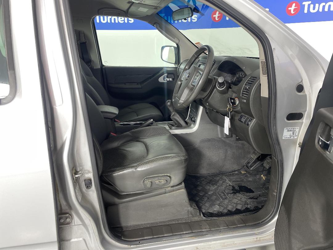 Photo '16' of Nissan Navara