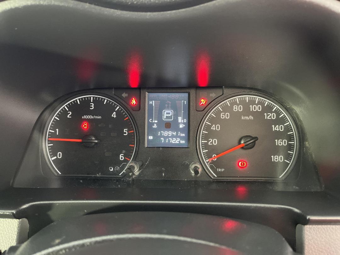 Photo '20' of Nissan NV350 Photo '20' of Nissan NV350