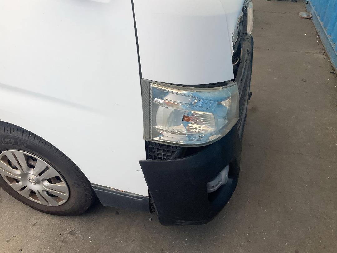 Photo '4' of Nissan NV350 Caravan