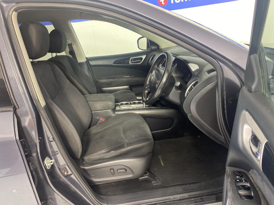 Photo '16' of Nissan Pathfinder