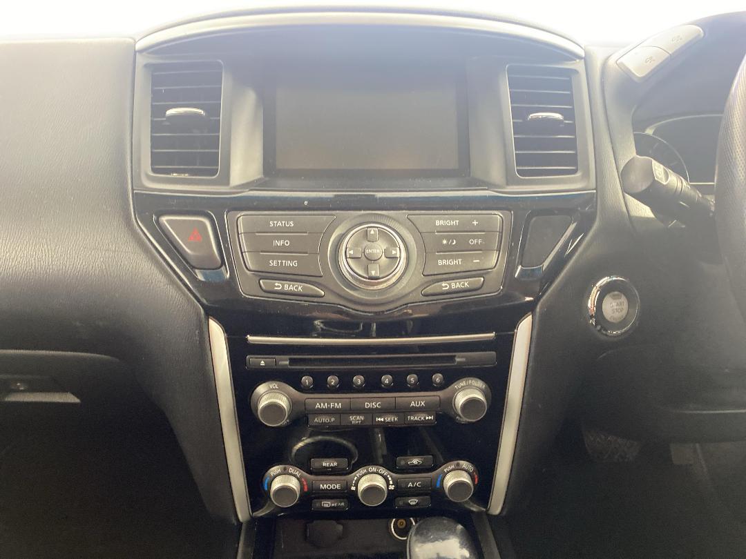 Photo '18' of Nissan Pathfinder