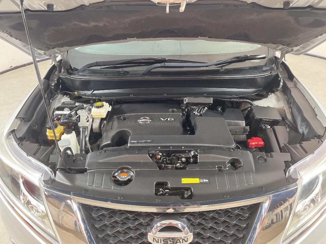 Photo '13' of Nissan Pathfinder Photo '13' of Nissan Pathfinder