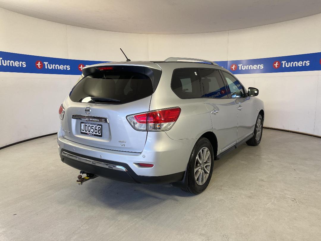 Photo '7' of Nissan Pathfinder Photo '7' of Nissan Pathfinder