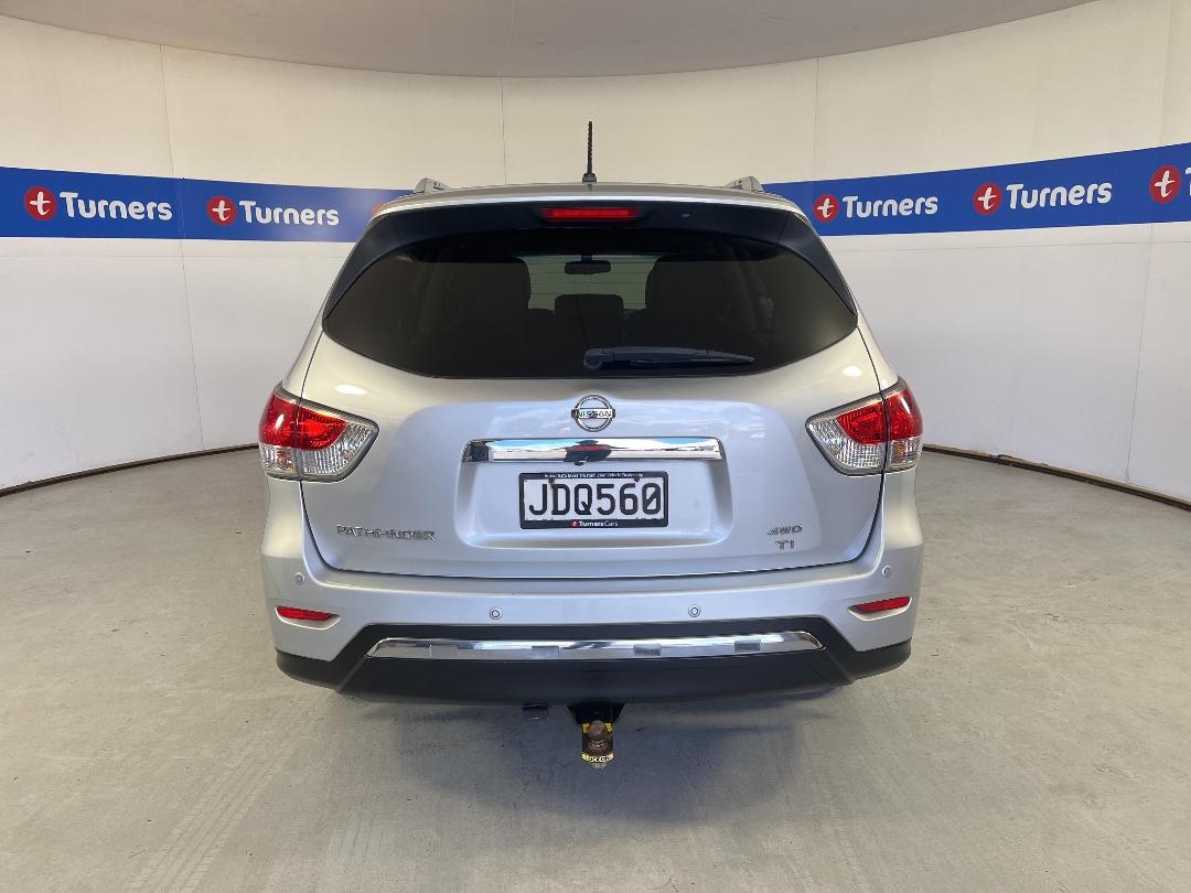 Photo '6' of Nissan Pathfinder Photo '6' of Nissan Pathfinder