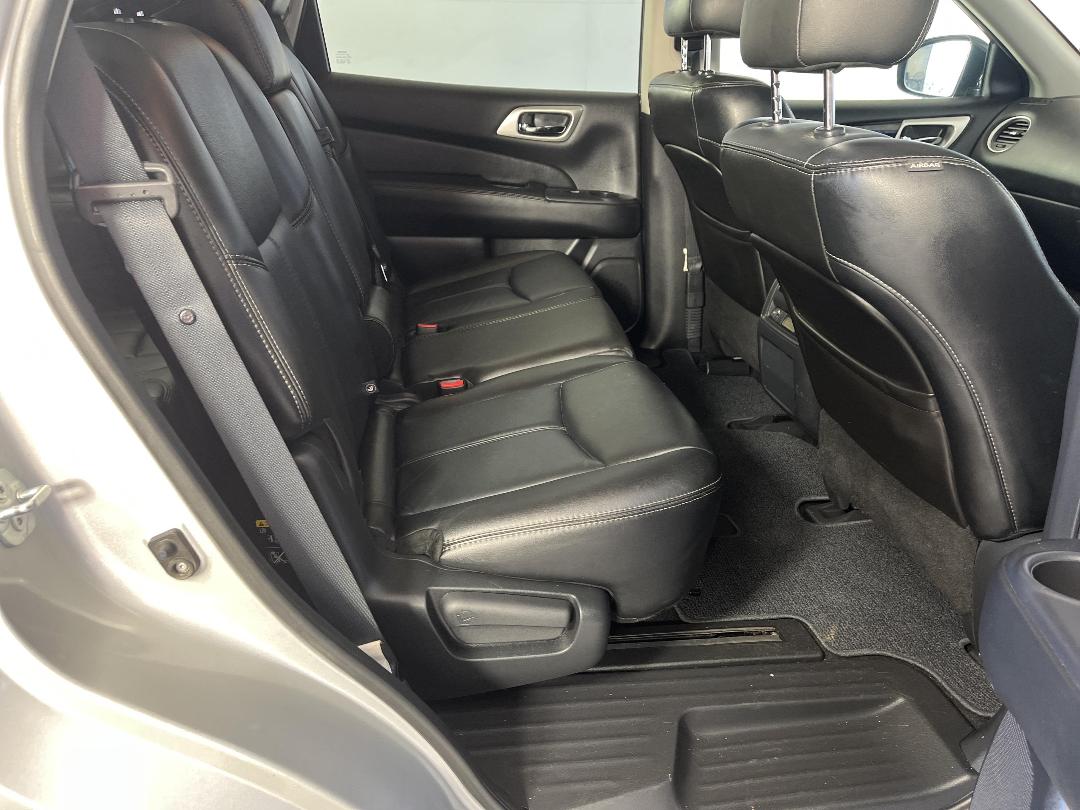 Photo '20' of Nissan Pathfinder Photo '20' of Nissan Pathfinder