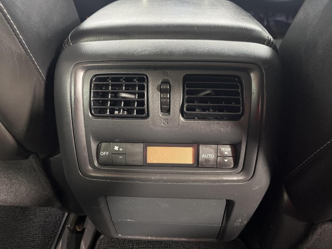 Photo '23' of Nissan Pathfinder Photo '23' of Nissan Pathfinder