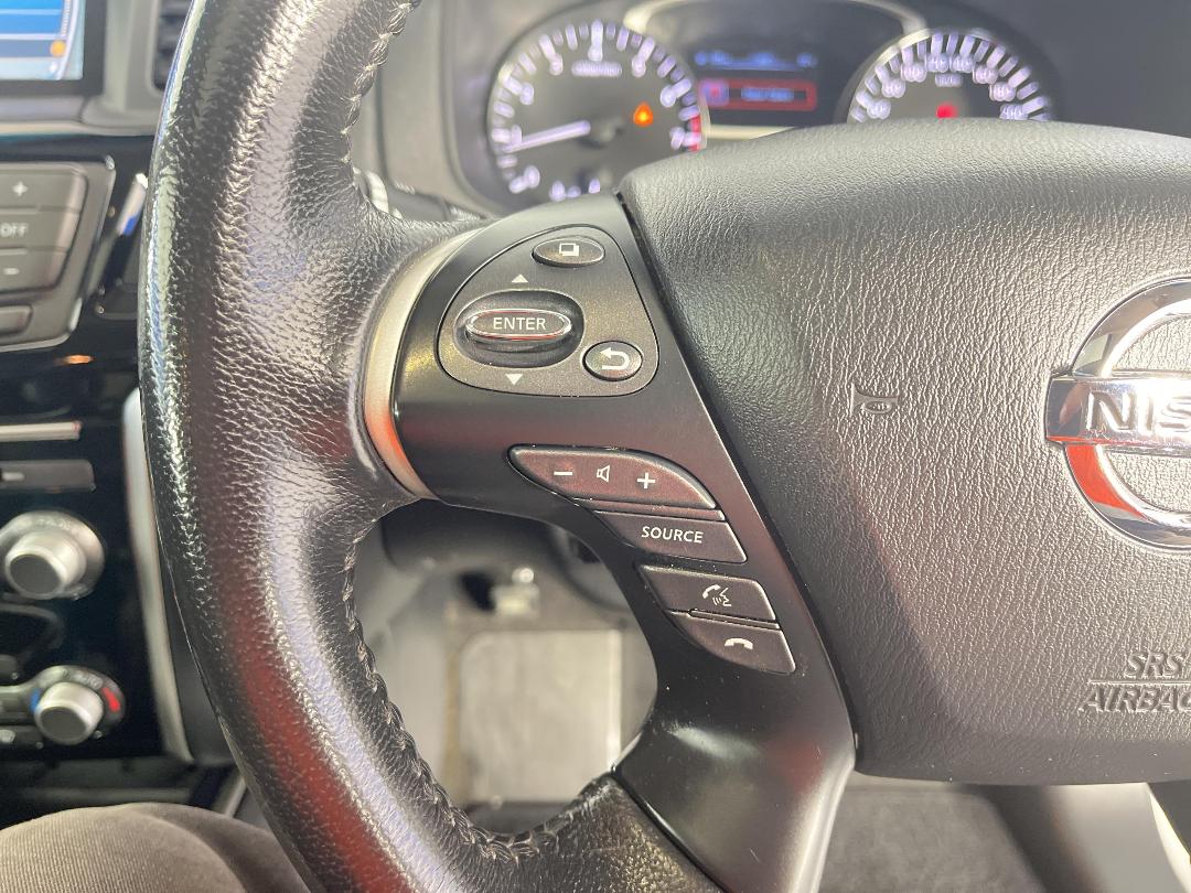 Photo '31' of Nissan Pathfinder Photo '31' of Nissan Pathfinder